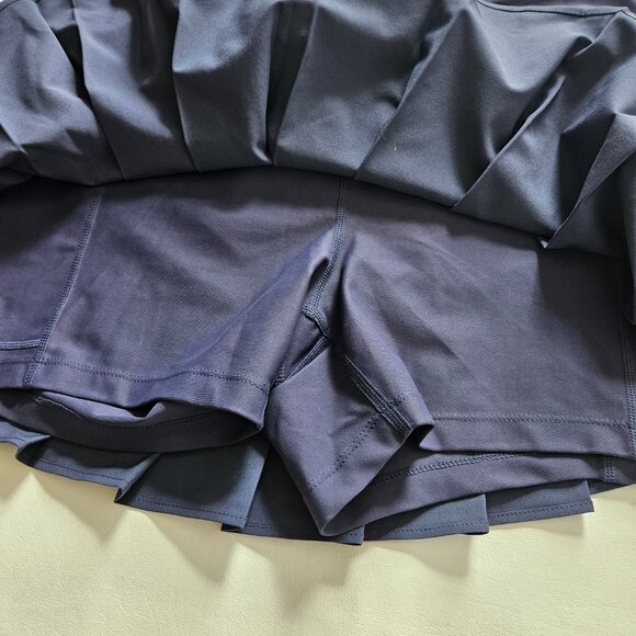 Old Navy High-Waisted StretchTech Pleated 2-in-1 Skort - Picture 5 of 7